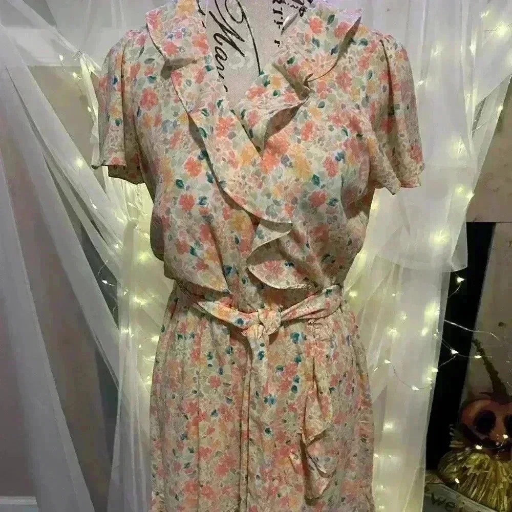 Lauren Conrad Women’s Wrap Dress. New With Tags. Small. Peach, Yellow, Green.
